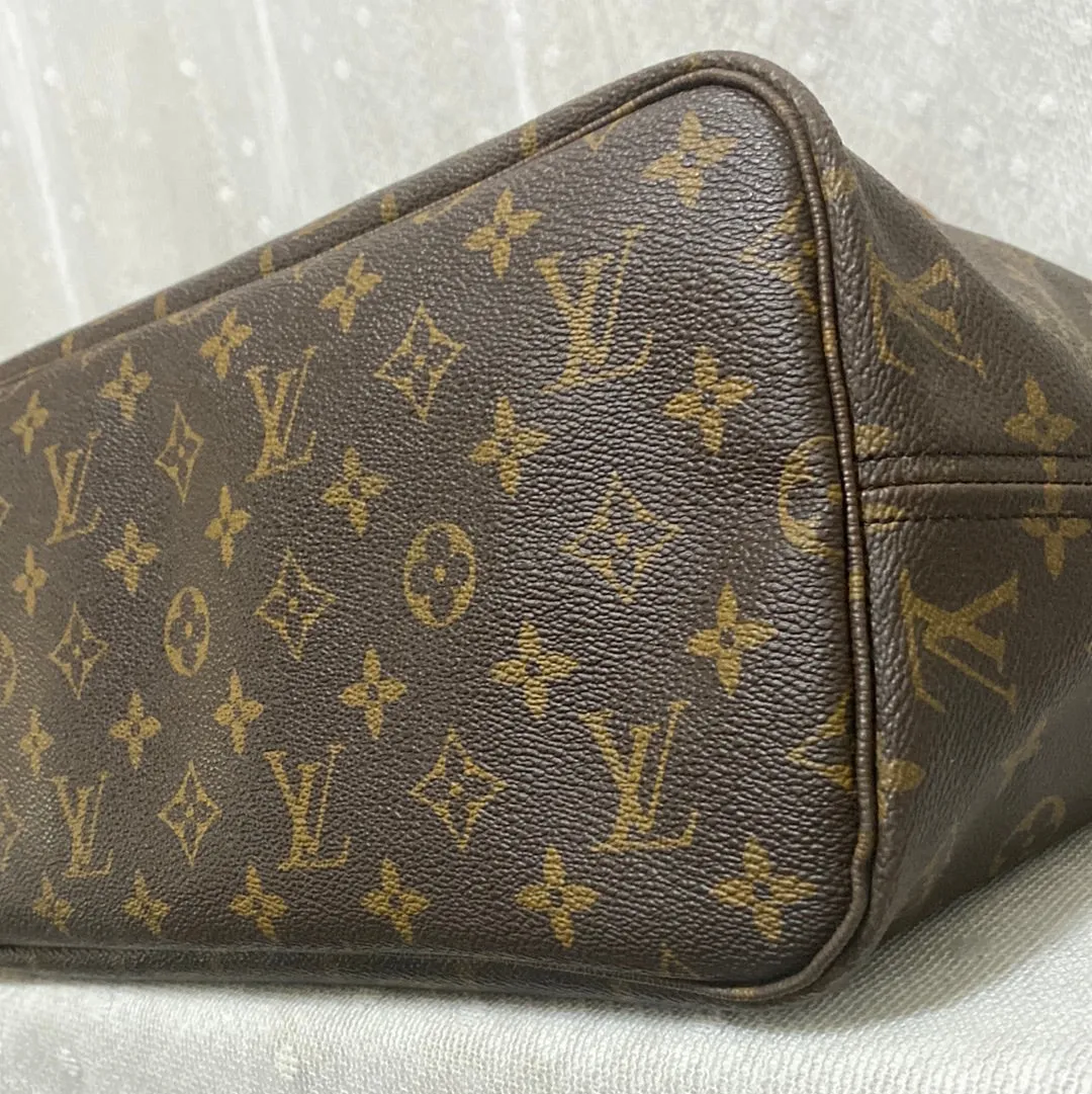 Louis Vuitton Neverfull MM Monogram Canvas Tote